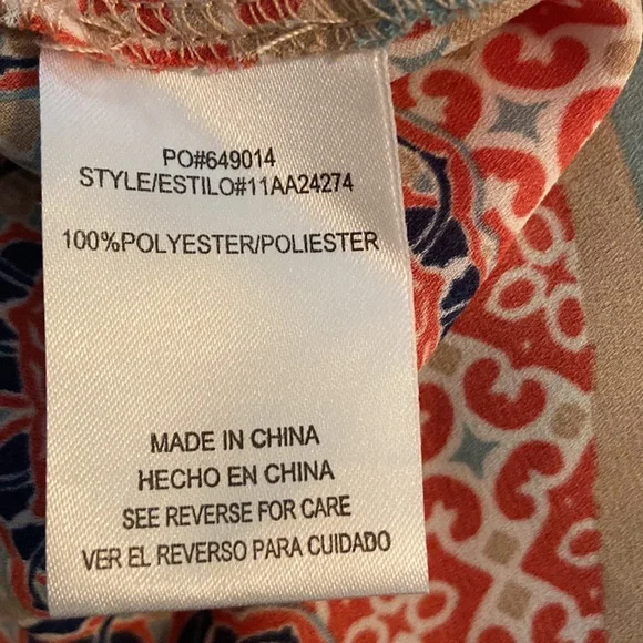 HeartSoul - Women's Pullover Multi-Color V-Neck and V-Bottom Blouse (NWOT) - Picture 7 of 8